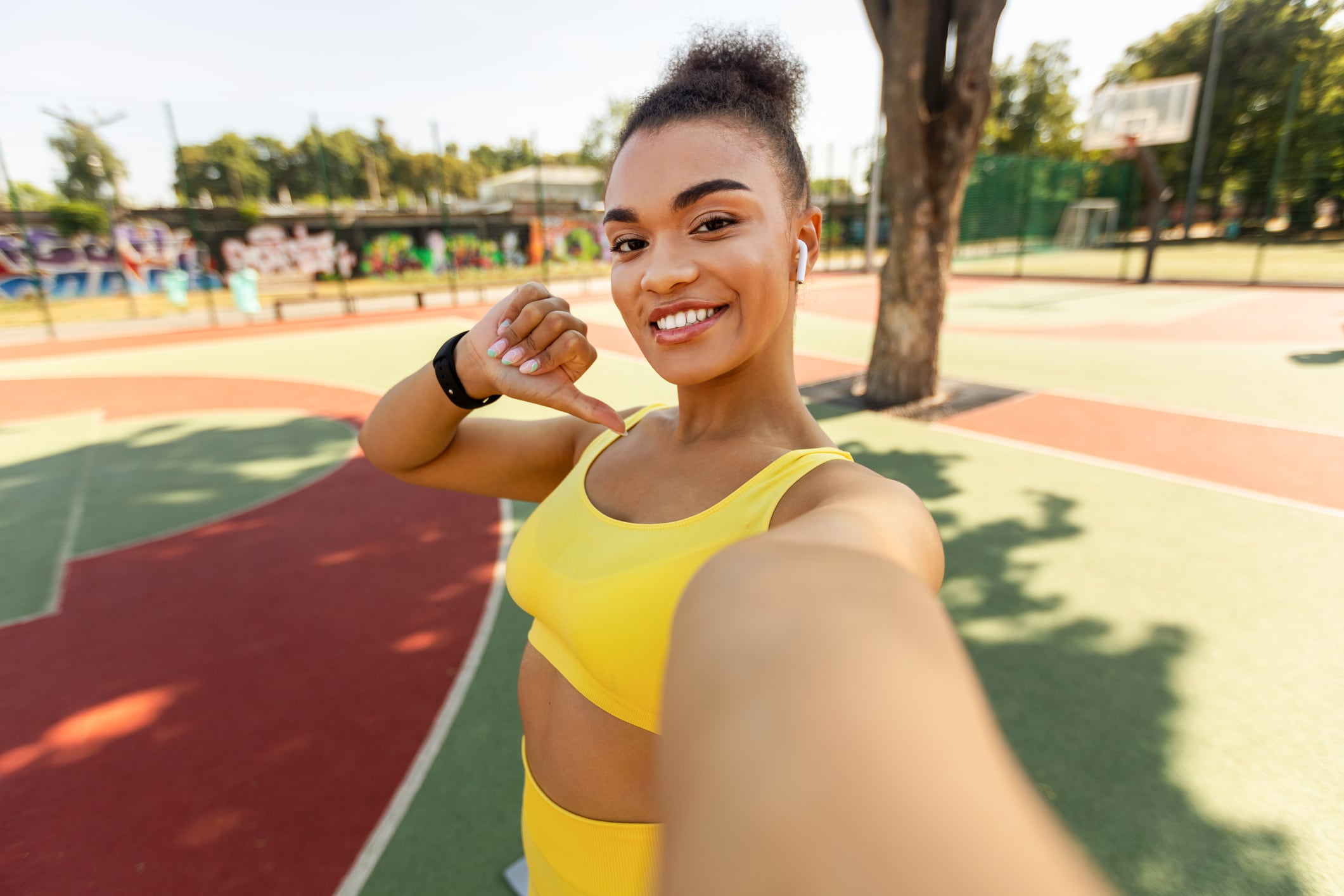 When the influencer isn&rsquo;t real: AI amplifies familiar