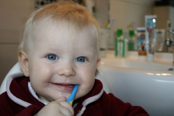 Baby’s oral health care