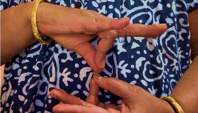 Ida mudra for sixth sense