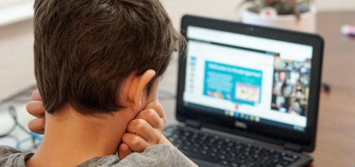 Overdependence on AI Can Affect Confidence
